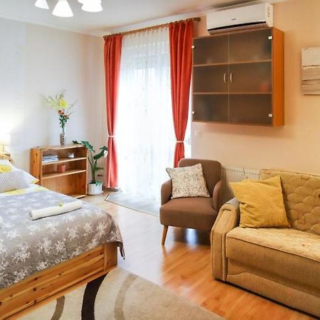מישקולץ Dia Apartman מראה חיצוני תמונה
