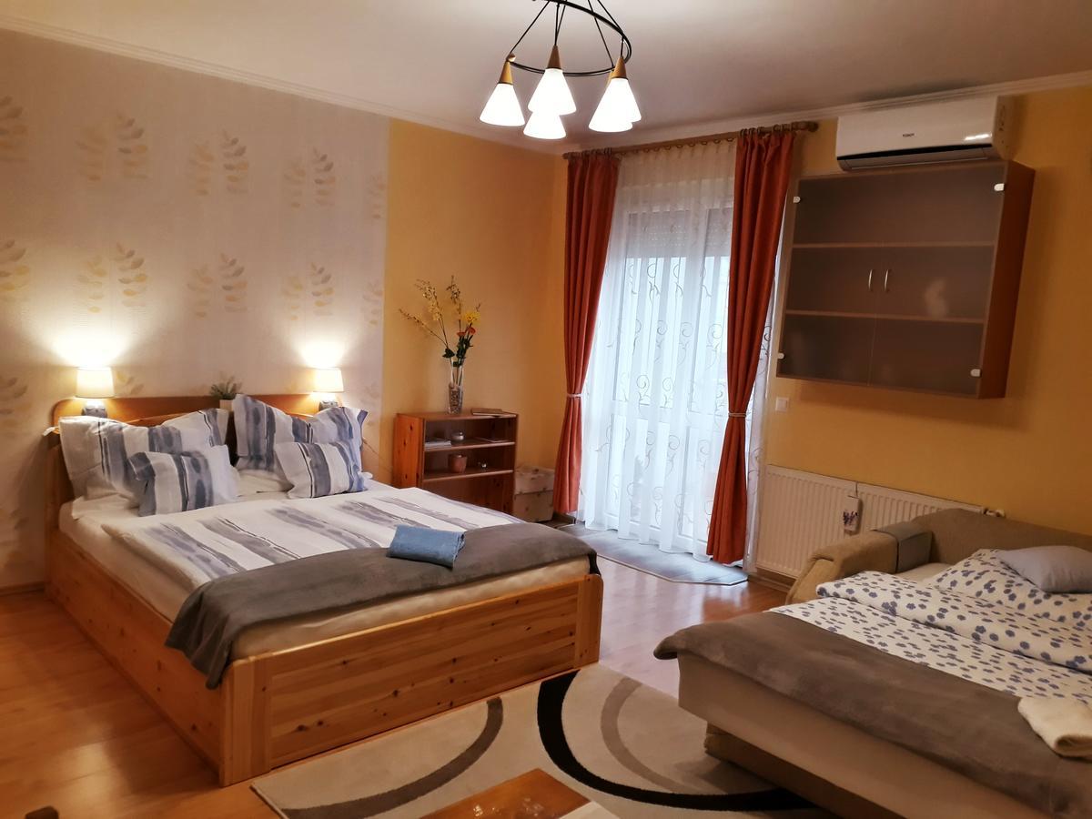 מישקולץ Dia Apartman מראה חיצוני תמונה